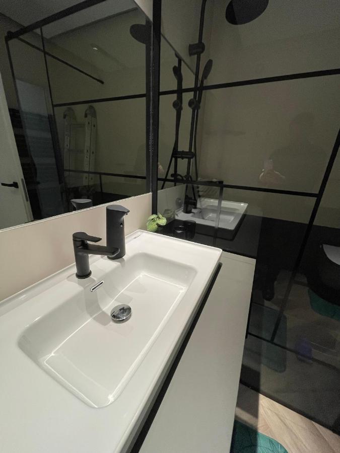 Luxury By The Ap 25 *